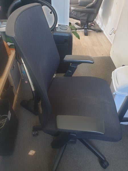 Computer set up with computer chair Carousel 5