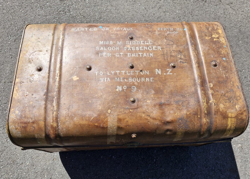 Victorian Voyage Trunk Carousel 1