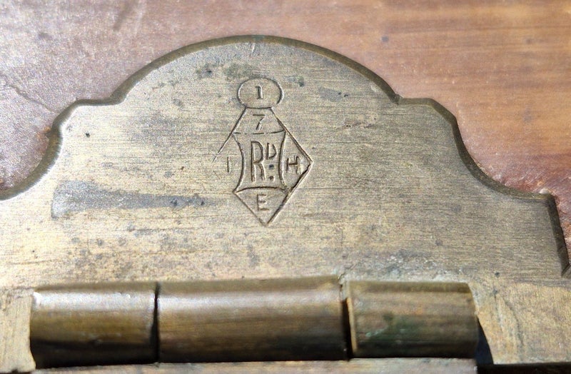 Victorian Voyage Trunk Carousel 7