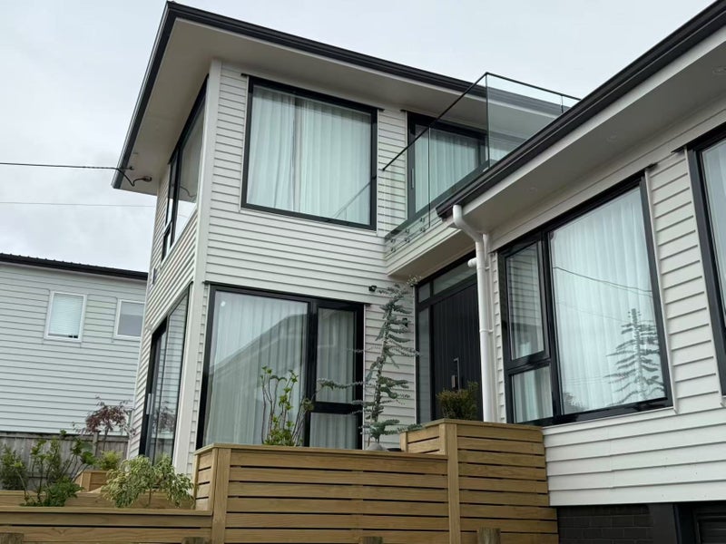 Custom Aluminium Doors & Windows | Double Glazing Carousel 4