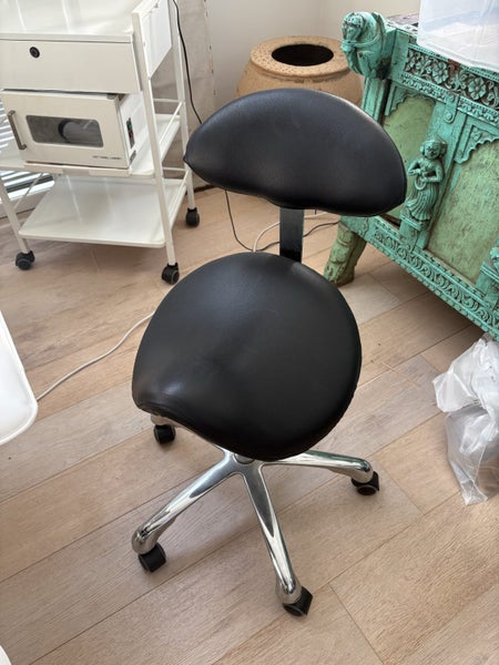 Massage and facial bed Carousel 5