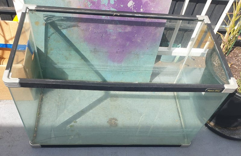 $1 RESERVE!!! FISH TANK Carousel 2