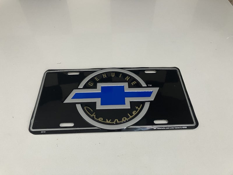 Hughe selection of die cast car models - ranging from 1:24 scale to 1:64 Carousel 14