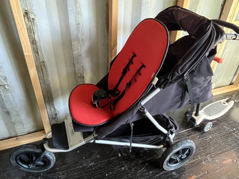 Mountain buggy +1 with scooter Carousel 2