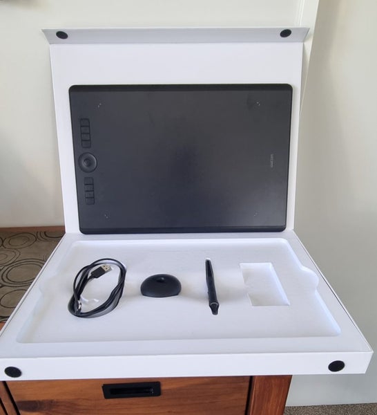 WACOM Intros Pro PTH860 Carousel 1