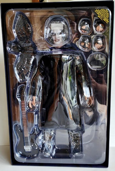 *RARE* Hot Toys "The Crow" Eric Draven 1/6 Scale Figure. Carousel 4