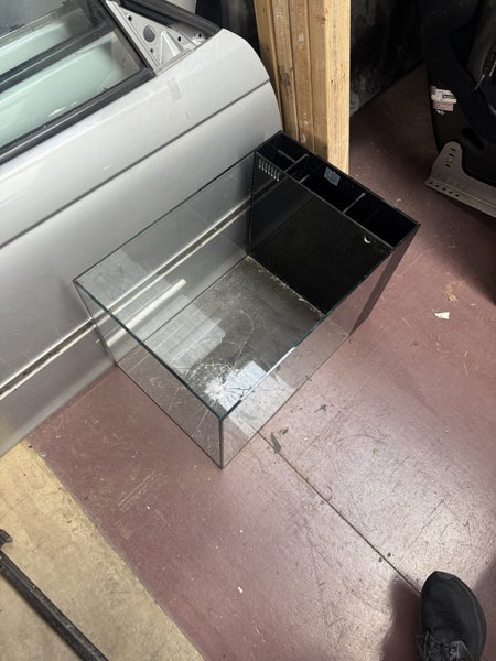 Waterbox Peninsula Aquarium (Damaged) Carousel 1