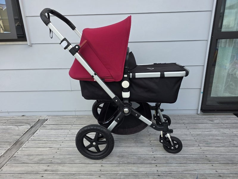 Bugaboo cameleon 3 pram + 2 hoods + raincover Carousel 1