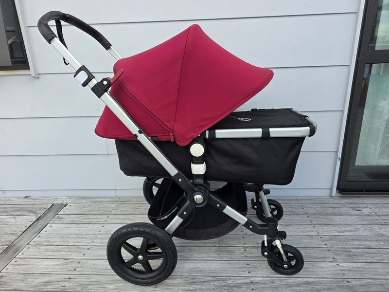 Bugaboo cameleon 3 pram + 2 hoods + raincover Carousel 2