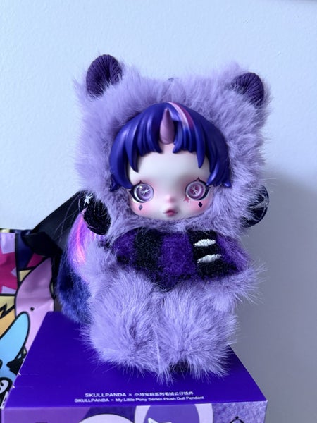 POP MART-SKULLPANDA X MY LITTLE PONY PENDANT-TWILIGHT SPARKLE-BRAND NEW! Carousel 2