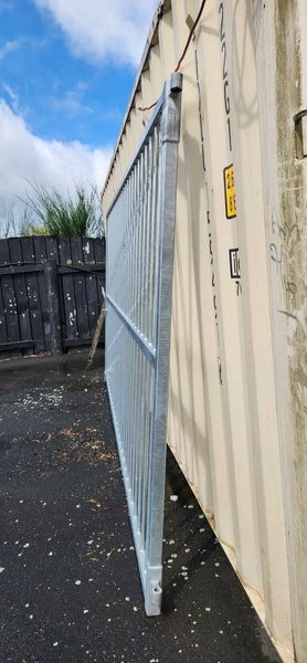 GATE GALVANISED LARGE 4150 X 2100 Carousel 3