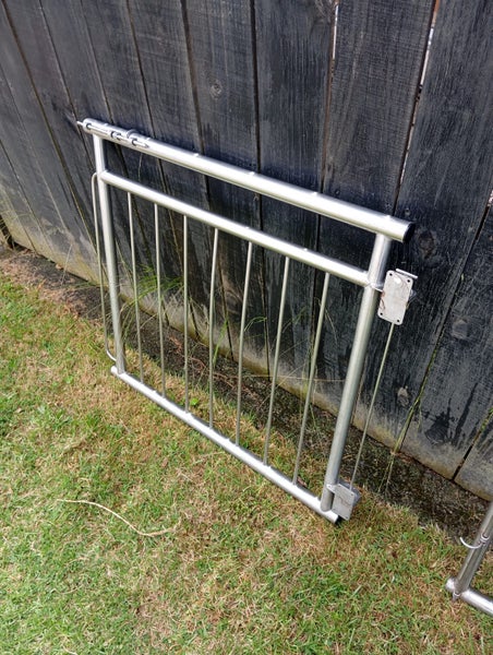 Stainless steel gate. Carousel 1