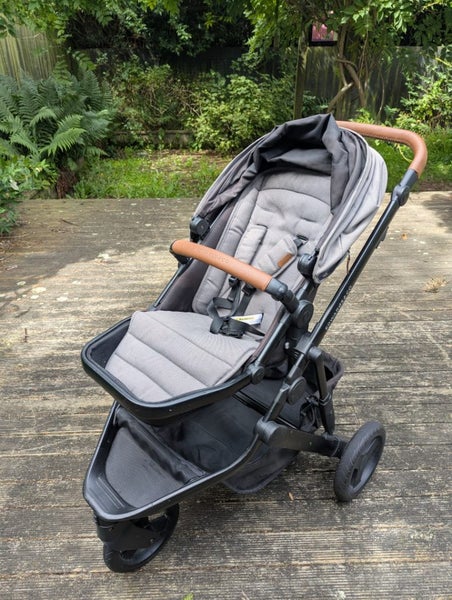 Edwards & co Oscar MX pram and extras Carousel 1