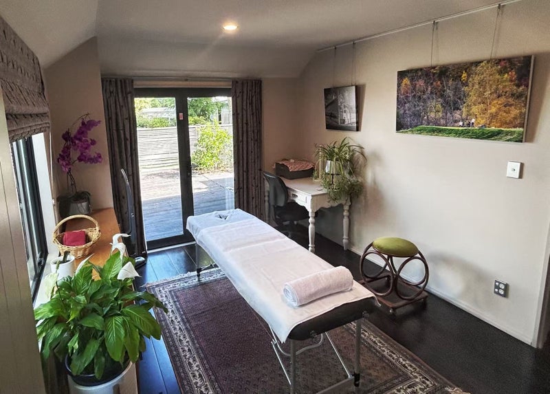 treatment massage Carousel 1