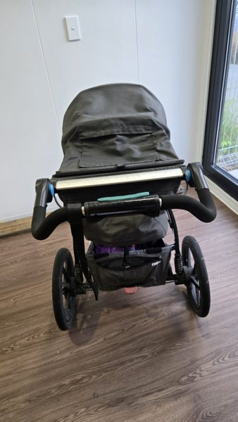 Thule Urban Glide 2 Carousel 2