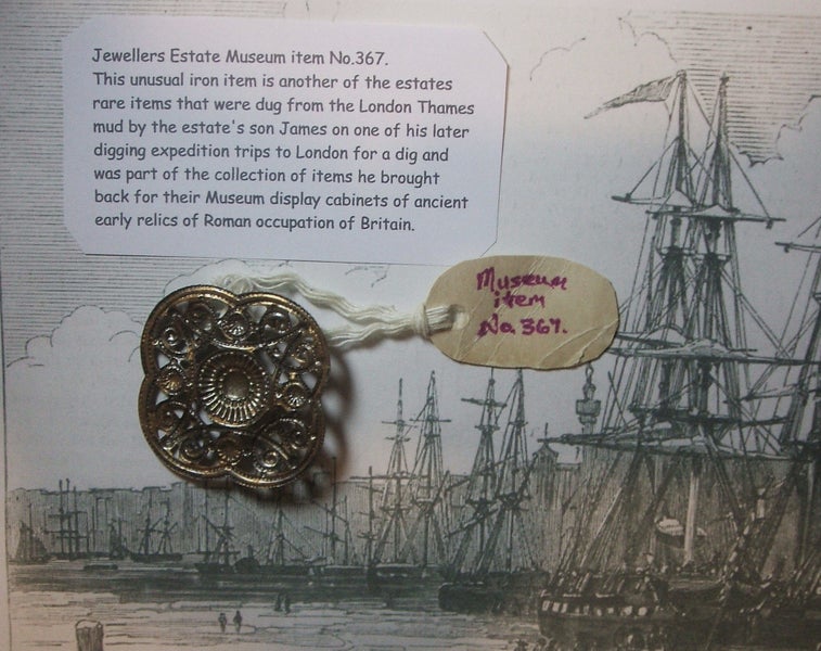 WATCHMAKERS ESTATE MUSEUM UNUSUAL IRON ITEM DUG FROM LONDON THAMES MUD Carousel 5