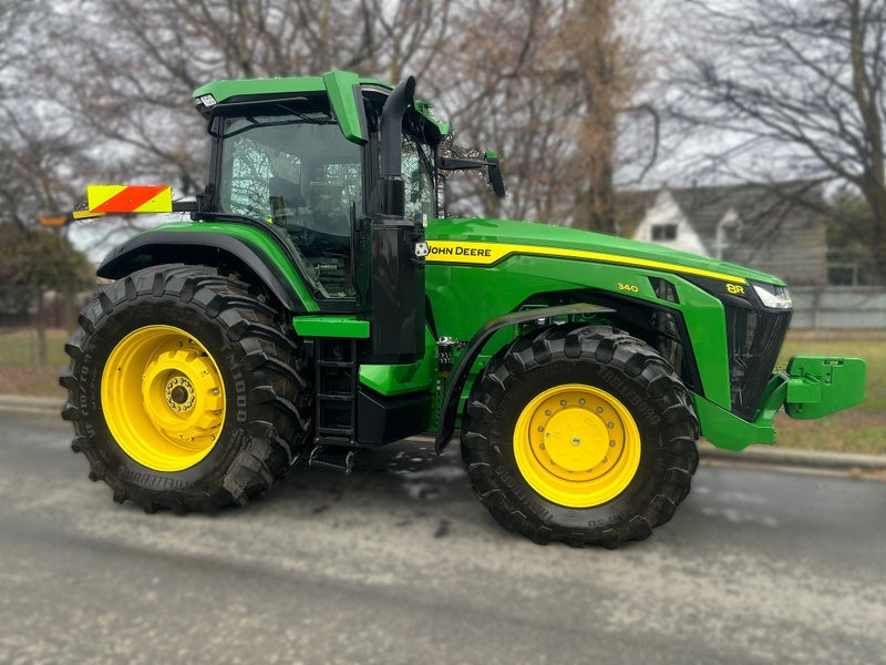 2022 John Deere 8R 340 Carousel 2
