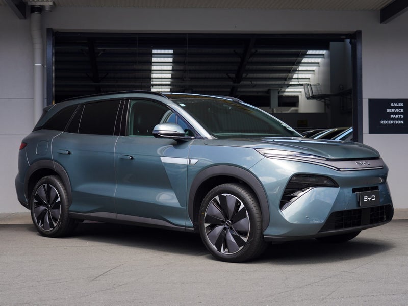 2026 BYD Sealion 8 Premium AWD 7-Seater Super H...