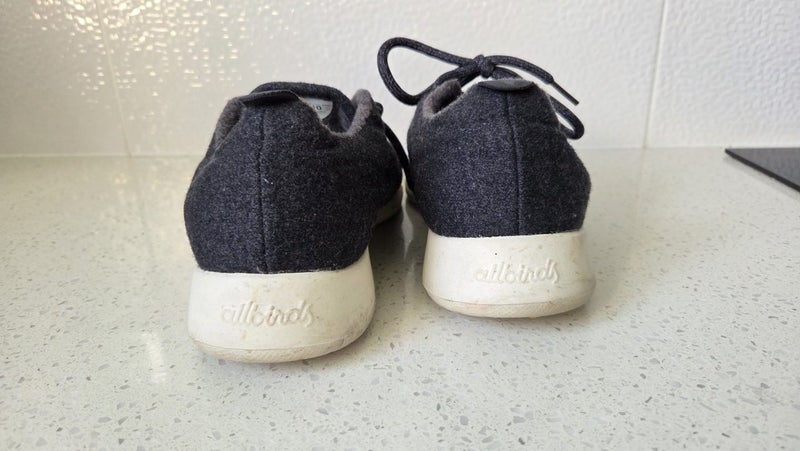 ALLBIRDS RUNNING SHOES - Size 10 / 40 Carousel 2
