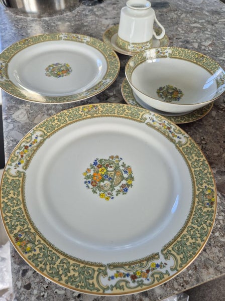 Mikasa full dinner set. Summer Bouquet. Rare Carousel 5