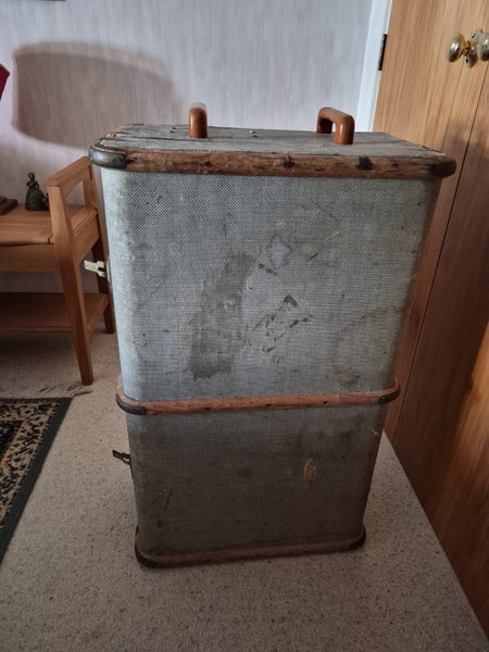 Sewing Trunk/Cabinet Carousel 10