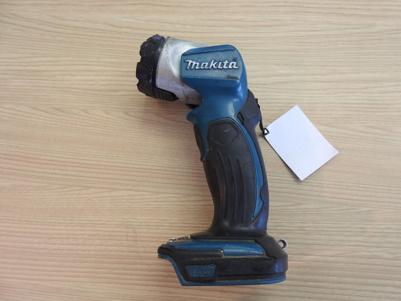 Makita torch 18v dml802 Carousel 1