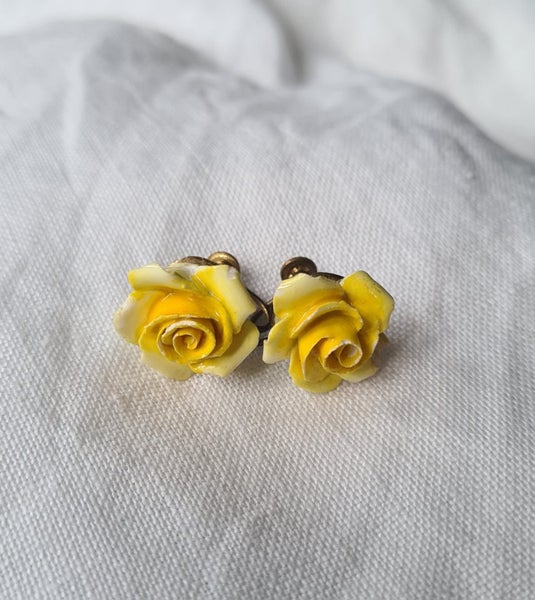 Vintage Denton Ceramic Rose Screwback Earrings. Carousel 1