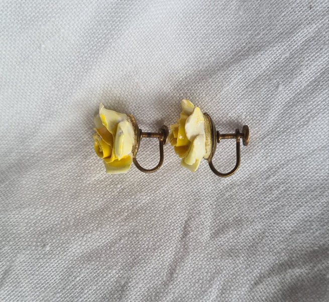 Vintage Denton Ceramic Rose Screwback Earrings. Carousel 2