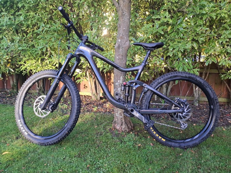 Giant Reign Advanced 27.5 Carousel 2