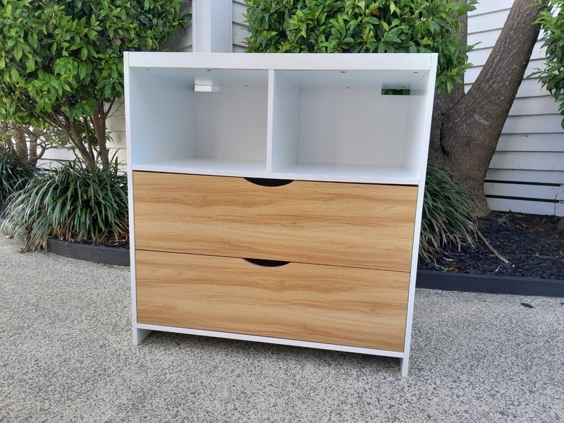 Mocka Aspen Cot + changing table + baby gate Carousel 7