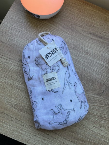 Bencer & Hazelnut Swaddle Carousel 1