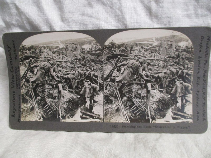SQQ 1300 - Keystone Stereoview Card - Searching the Ruins France Carousel 2