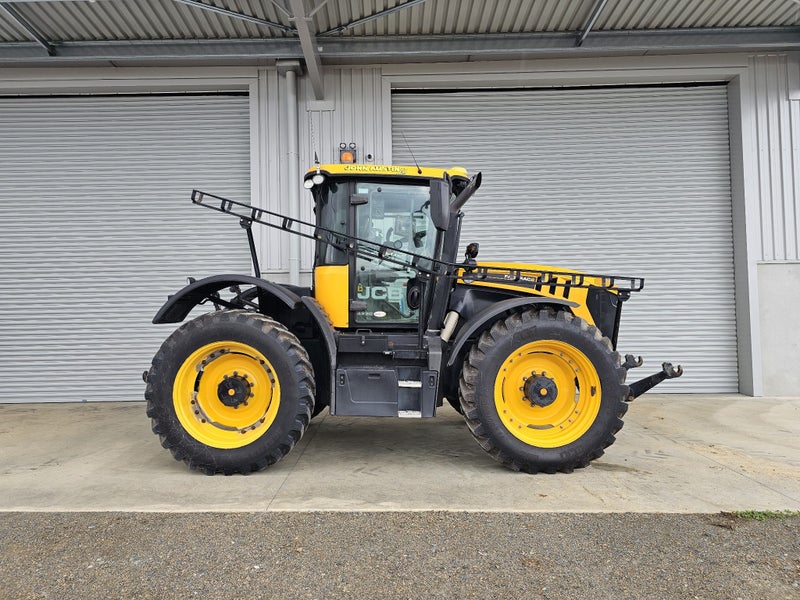 JCB FASTRAC 4220 Carousel 1
