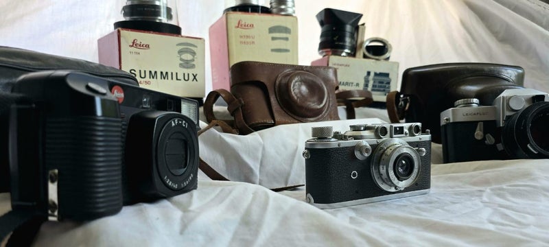 Leica Collection – Pre-War Leica III + Leicaflex + 3 Lenses + Boxes – Bulk Lot Carousel 1