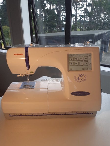 JANOME 300E EMBROIDERY SEWING MACHINE Carousel 1