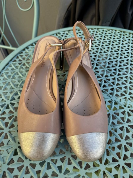 CLARKS CUSHION TAUPE & GOLD SLING-BACK SHOES NEW SIZE EU 39.5 NZ 8.5 Carousel 1