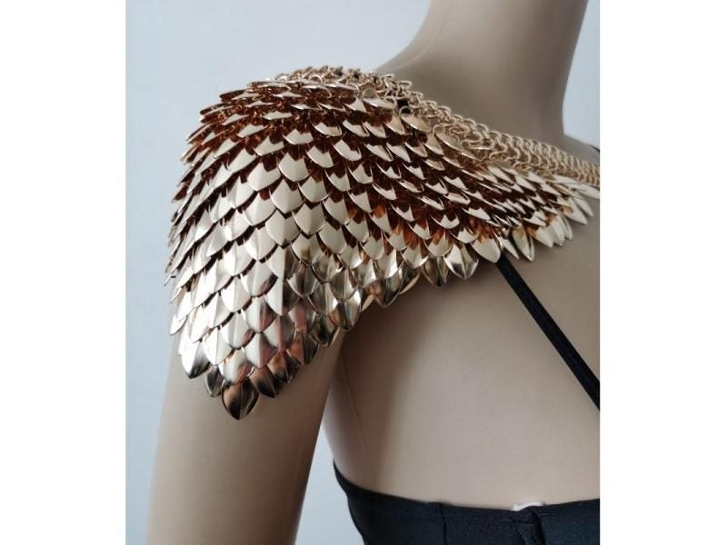 Fashionable Gold Mermaid Scales Shoulder Chain Jewelry Carousel 1