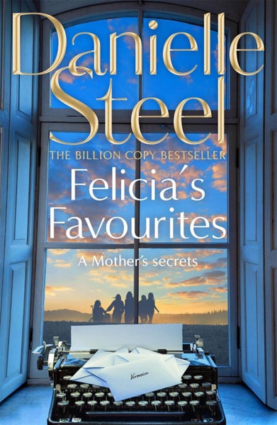 Felicia's Favourites by Danielle Steel - Paperback Carousel 1