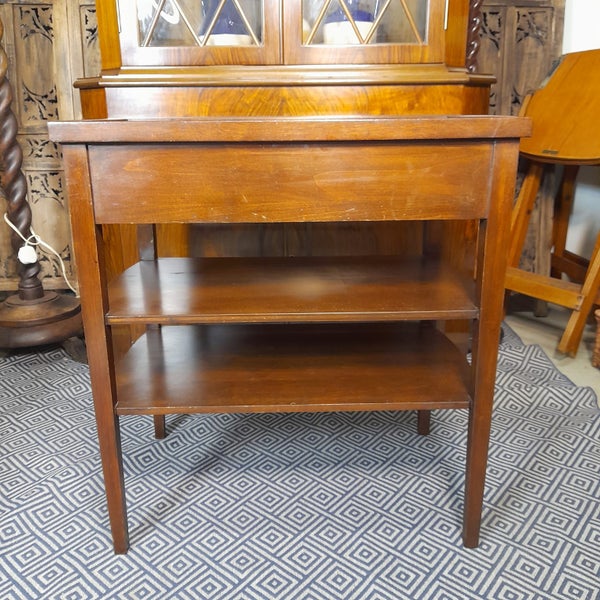 Mersman mid-century mahogany end table with inlay detailing Carousel 9