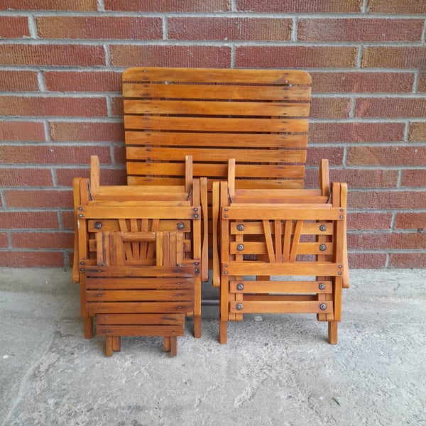 Have you ever seen nicer kids furniture? Picnic table and chairs, folds up Carousel 8