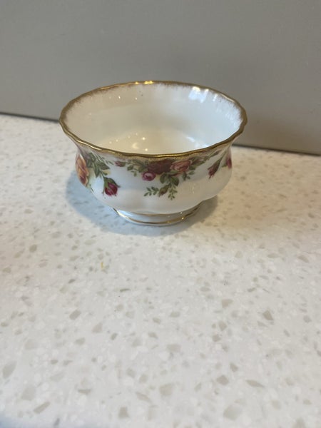 Old country Rose Royal Albert SUGAR BOWL Carousel 1