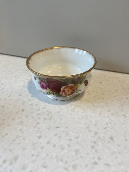Old country Rose Royal Albert SUGAR BOWL Carousel 2