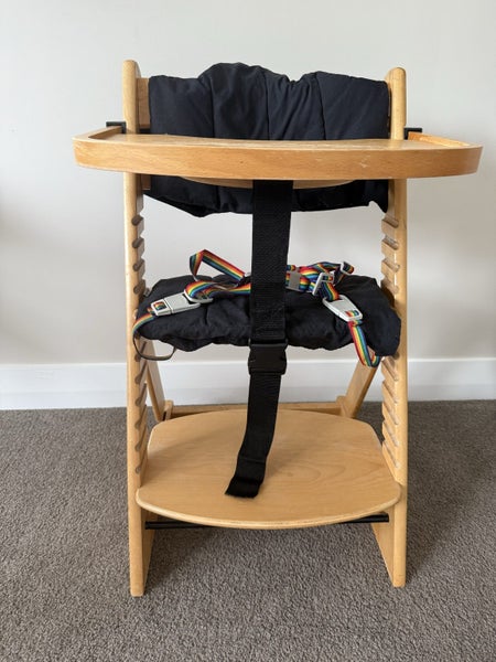 Kiwi Living Wooden High Chair Carousel 1