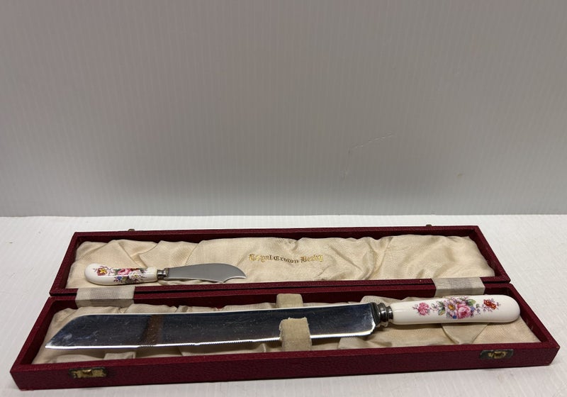 VINTAGE ROYAL CROWN DERBY "DERBY POSIES" 2-PIECE CUTLERY SET Carousel 1