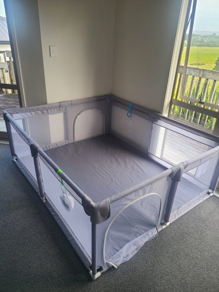 Baby Play Pen Carousel 2