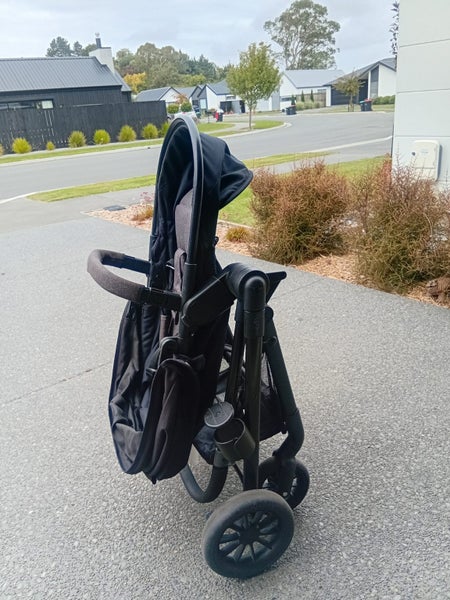 Even flow pivot modular pram Carousel 7