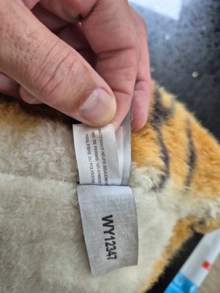 Melissa & Doug Giant Life Size Tiger Plush – 1.4m – Realistic Soft Toy Carousel 2