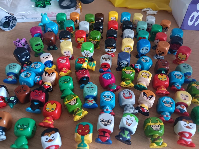 77 Marvel characters Carousel 1