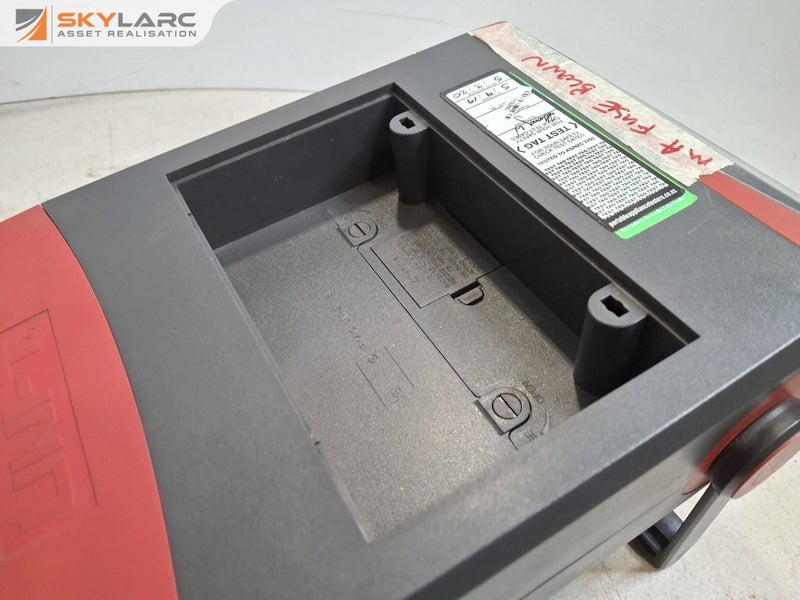 UNI-T UT804 bench multimeter Carousel 6