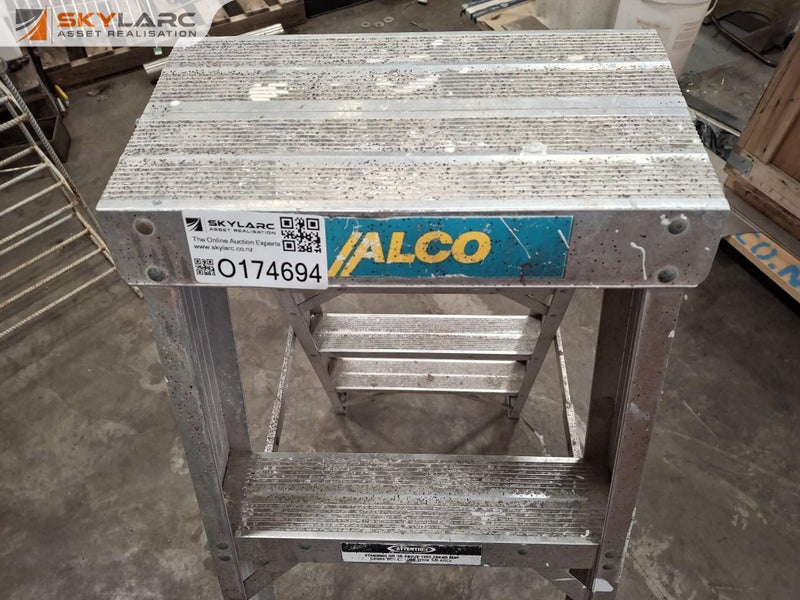 ALCO Double Sided Step Ladder 1.22m Buddy 4 Carousel 2